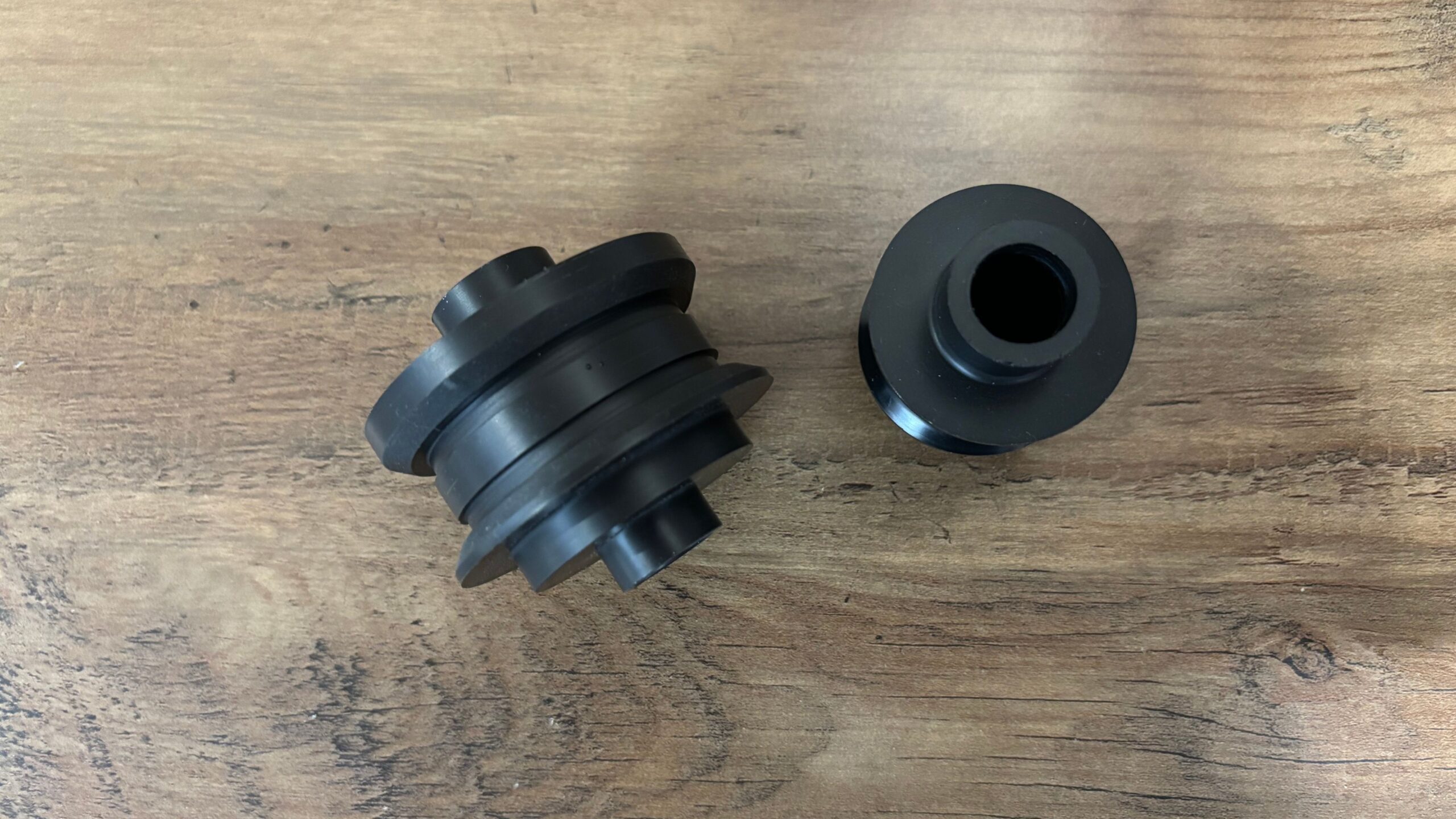 LATHE TURING PLASTIC THREADED